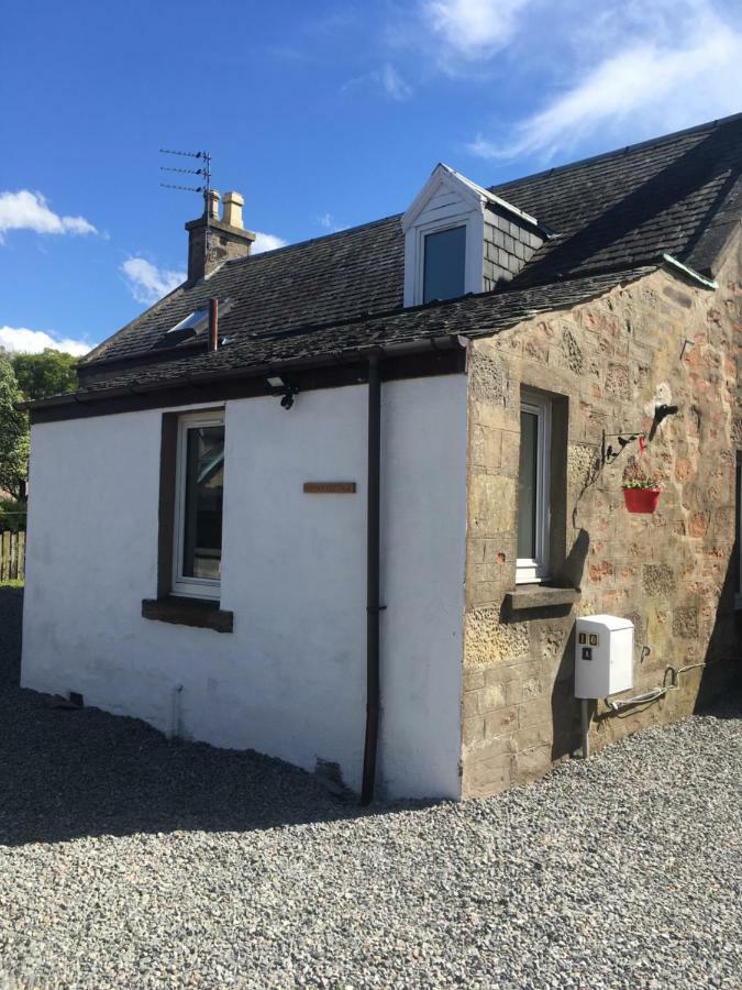 Whisky Cottage Inverness Exterior photo